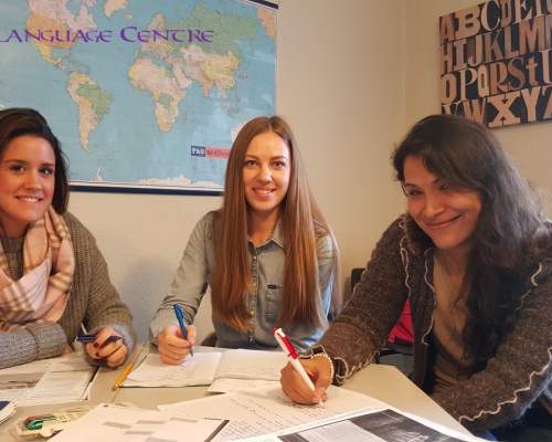 Kursteilnehmer aus aller Welt lernen Englisch in Limerick