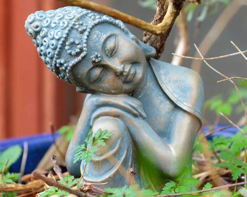 Hindu Statue im Garten der Sprachschule